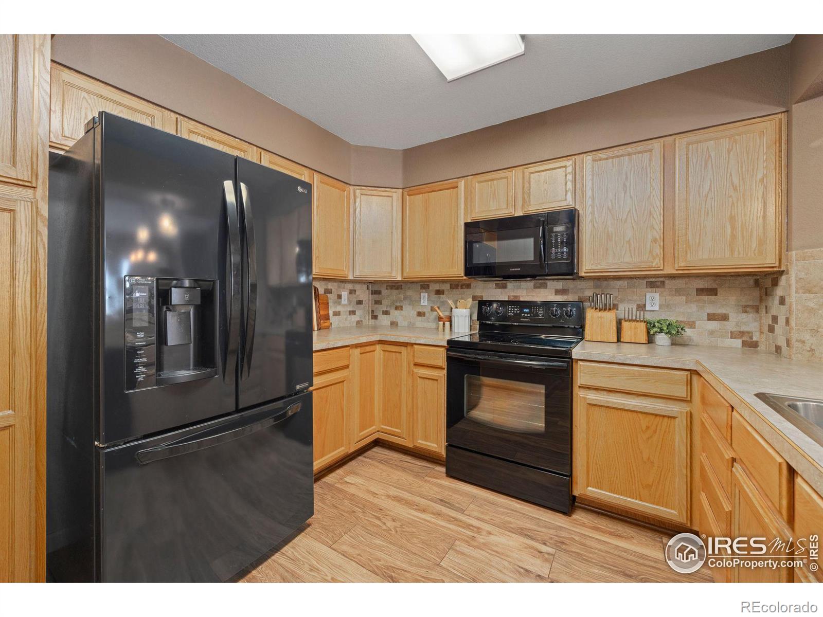 MLS Image #5 for 2070  manitou court,loveland, Colorado