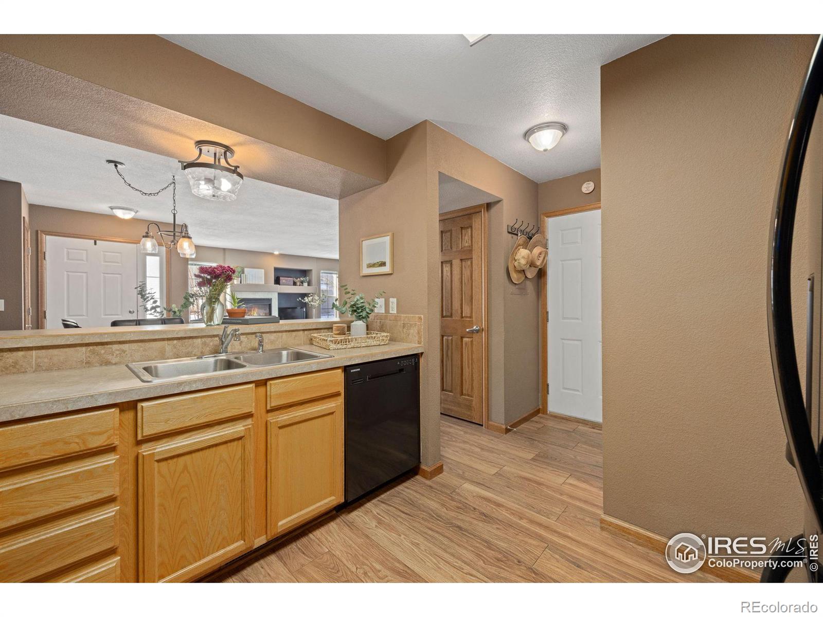 MLS Image #8 for 2070  manitou court,loveland, Colorado