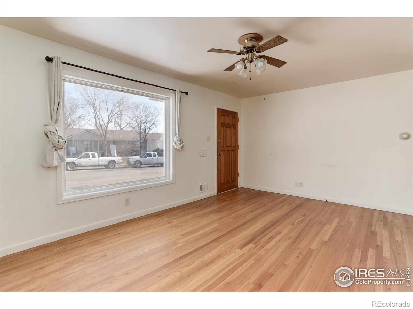 MLS Image #3 for 7361  alan drive,denver, Colorado