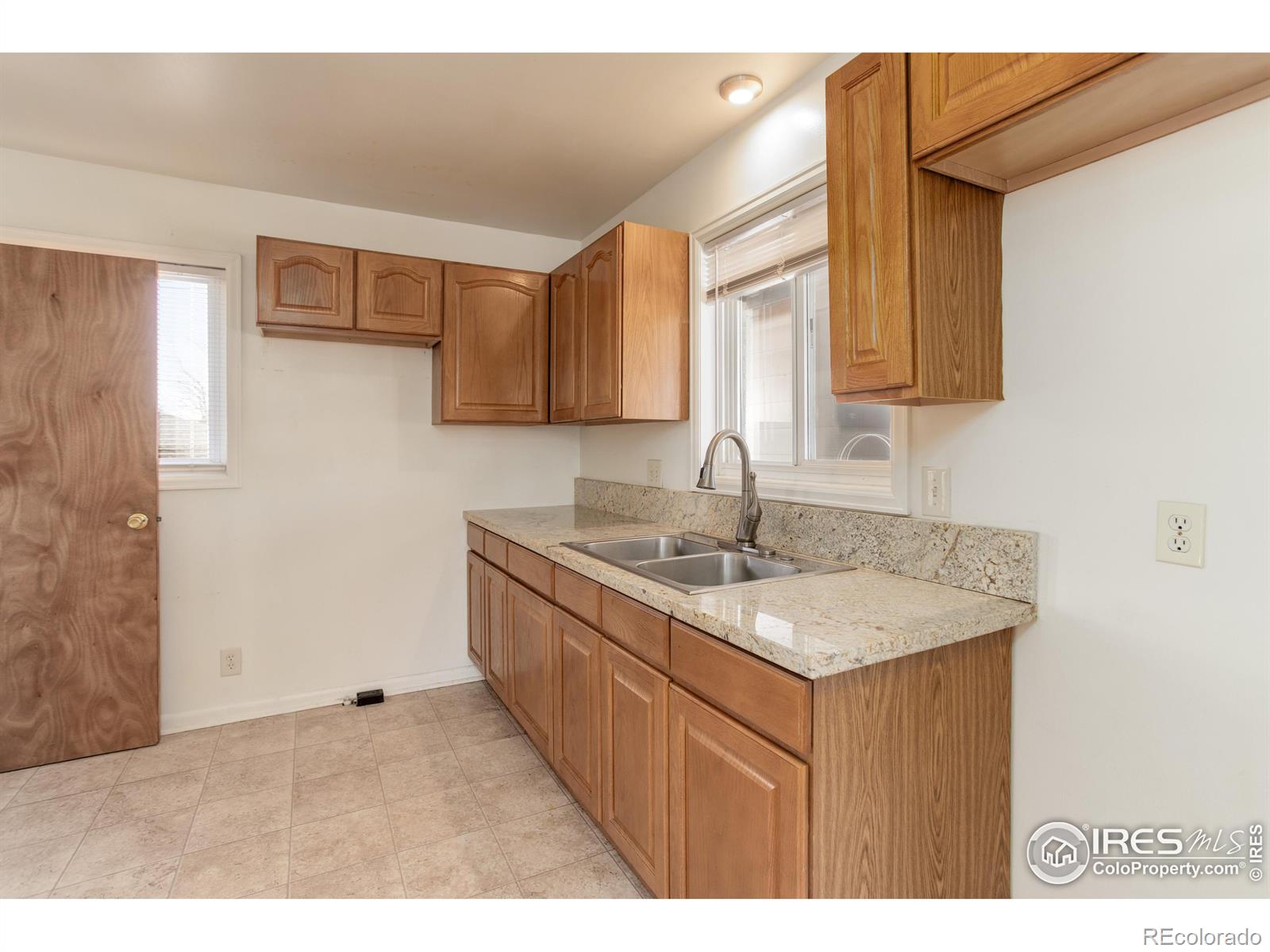 MLS Image #5 for 7361  alan drive,denver, Colorado