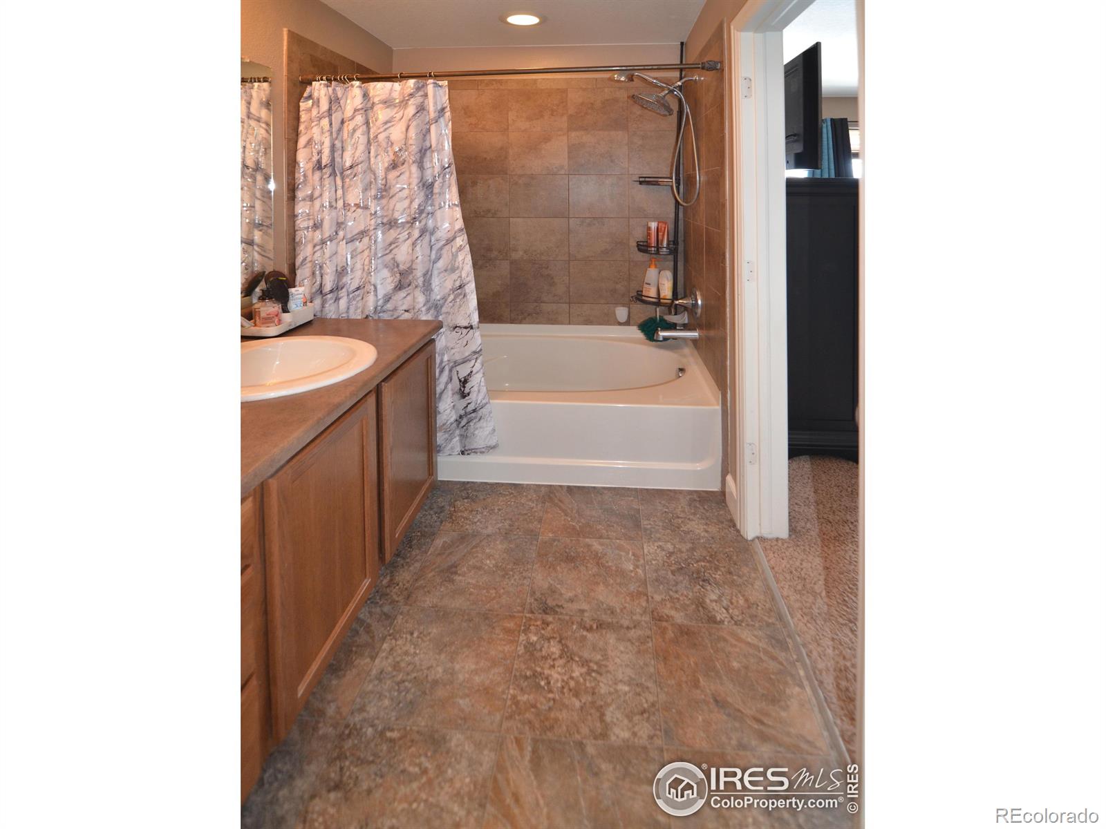 MLS Image #16 for 3858  kenwood circle,johnstown, Colorado