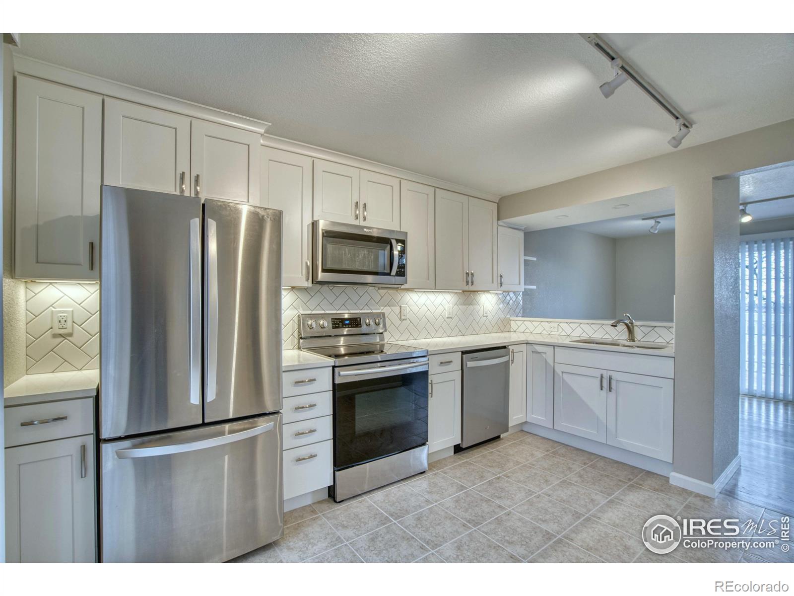 MLS Image #7 for 2147  sunridge circle,broomfield, Colorado