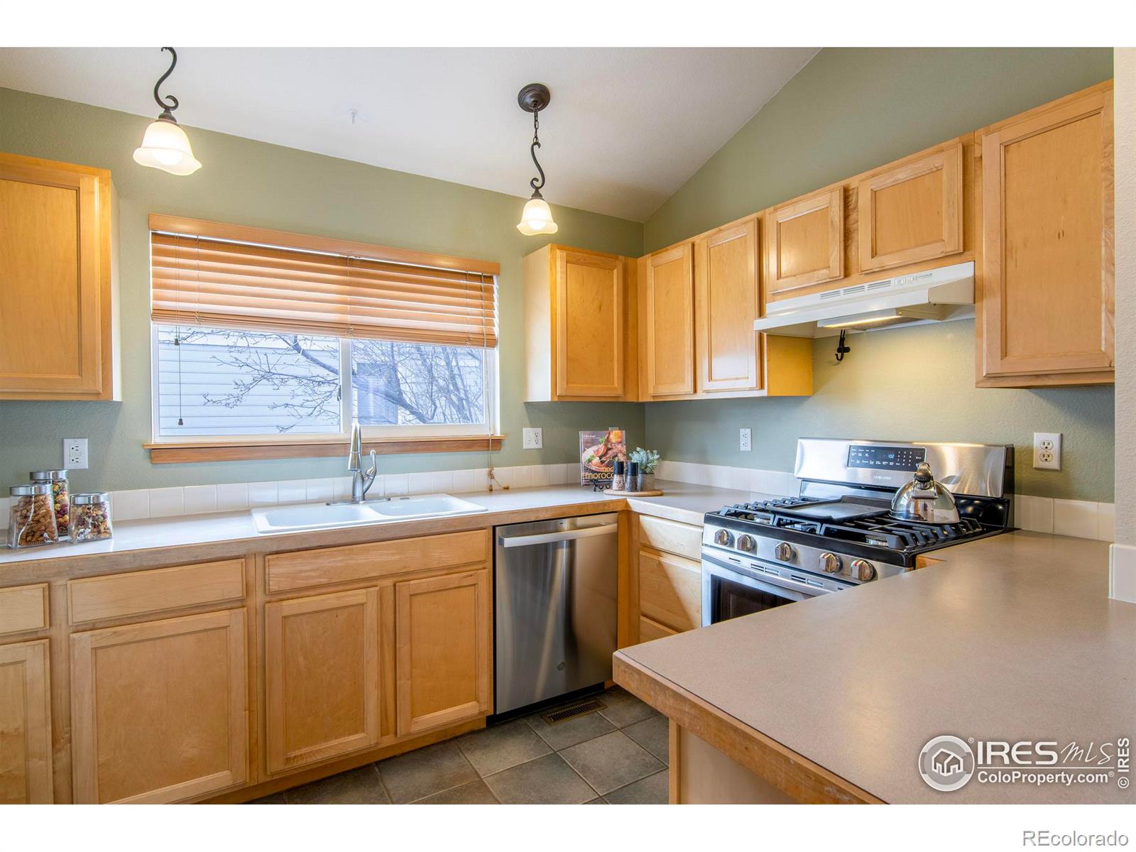 MLS Image #8 for 805  arrowood street,longmont, Colorado