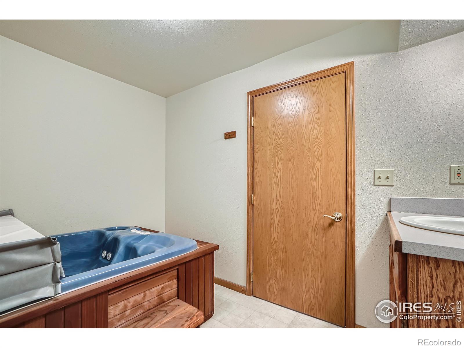 MLS Image #17 for 1250  honeysuckle court,windsor, Colorado