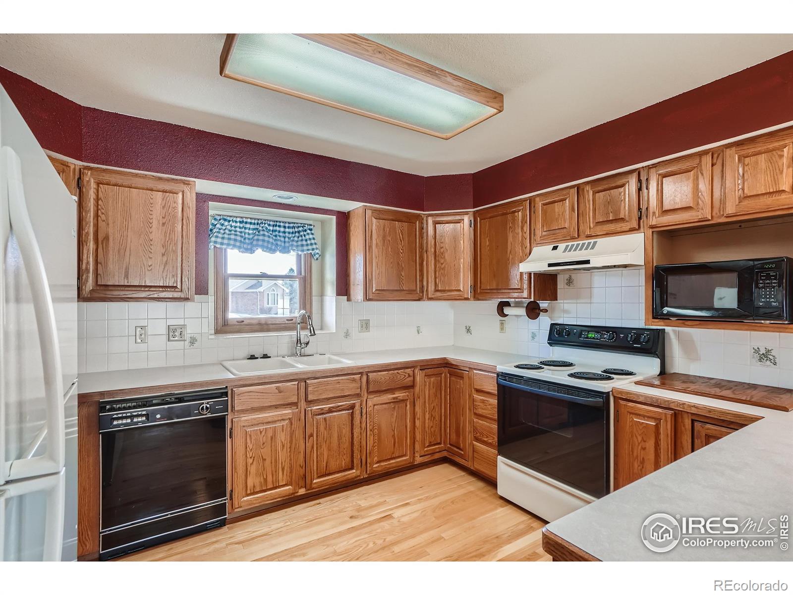 MLS Image #2 for 1250  honeysuckle court,windsor, Colorado