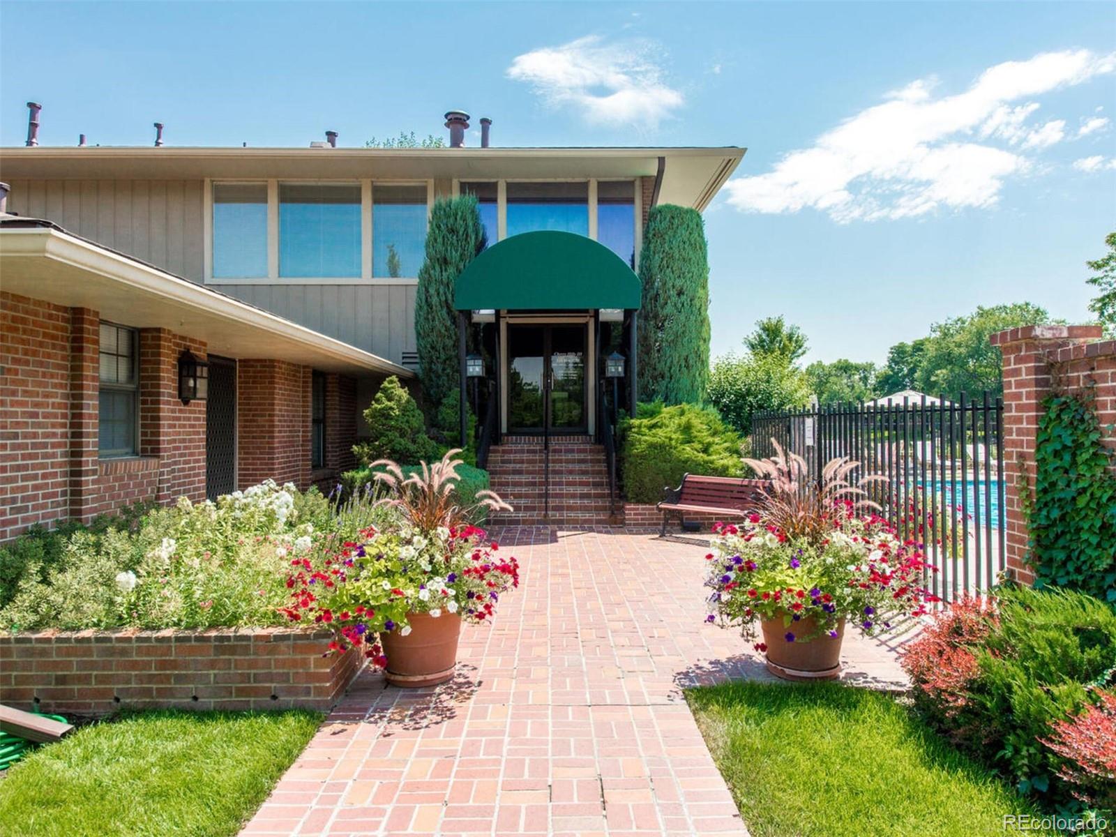 MLS Image #23 for 2800 s university boulevard,denver, Colorado