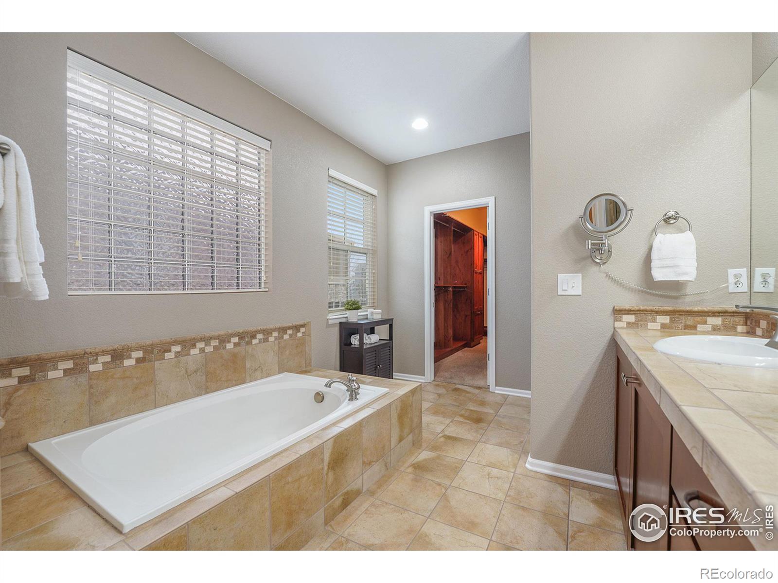 MLS Image #12 for 6535 s newcastle way,aurora, Colorado