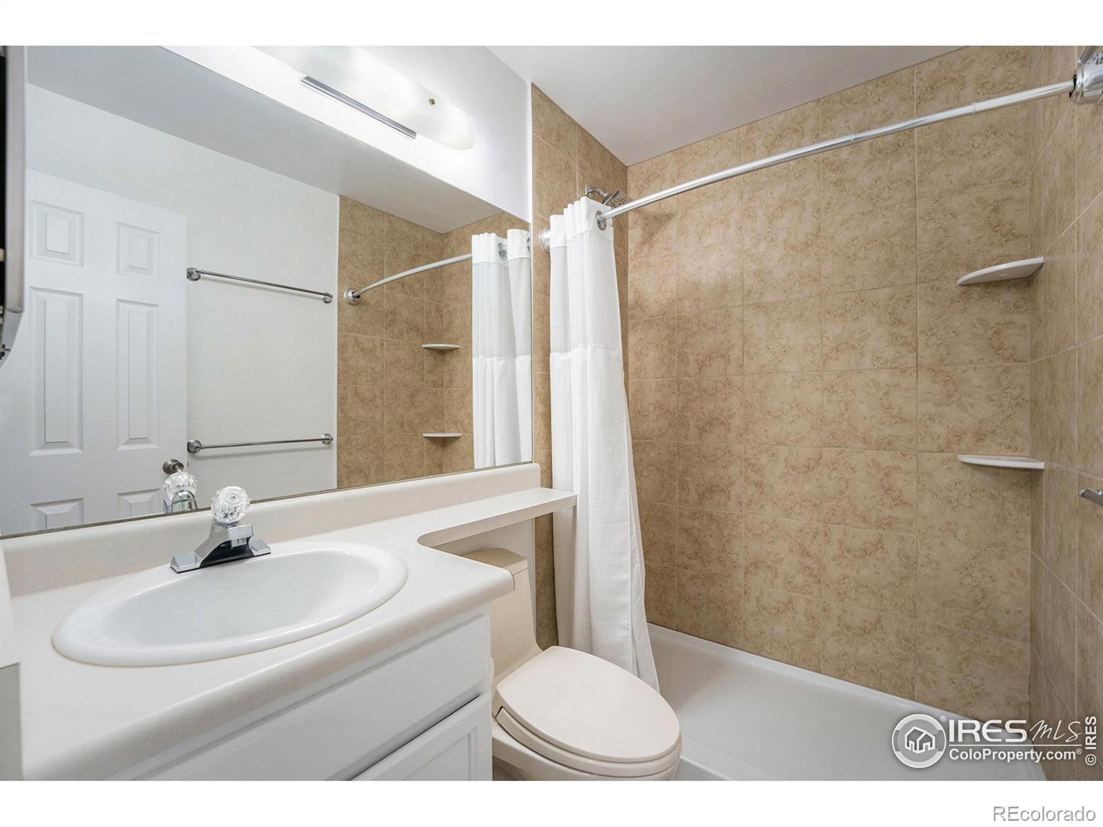 MLS Image #14 for 8320 w 87th drive,arvada, Colorado