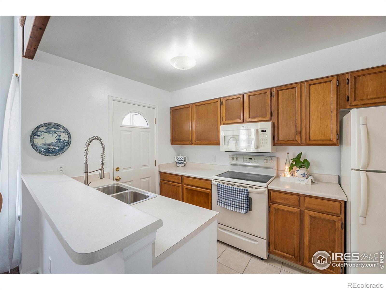 MLS Image #4 for 8320 w 87th drive,arvada, Colorado
