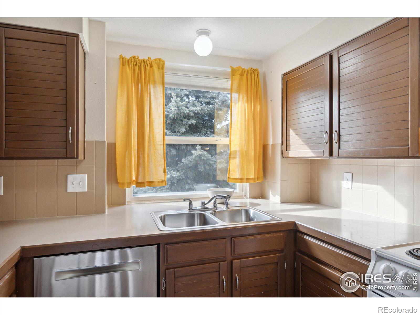 MLS Image #15 for 10406 w 84th place,arvada, Colorado