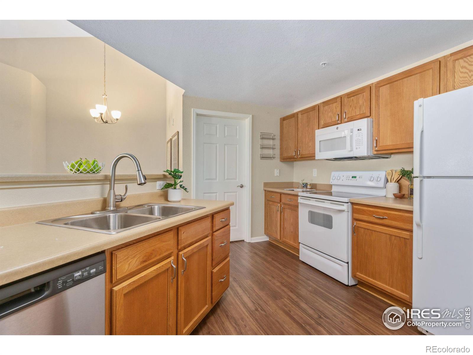 MLS Image #7 for 5765 n genoa way 306,aurora, Colorado