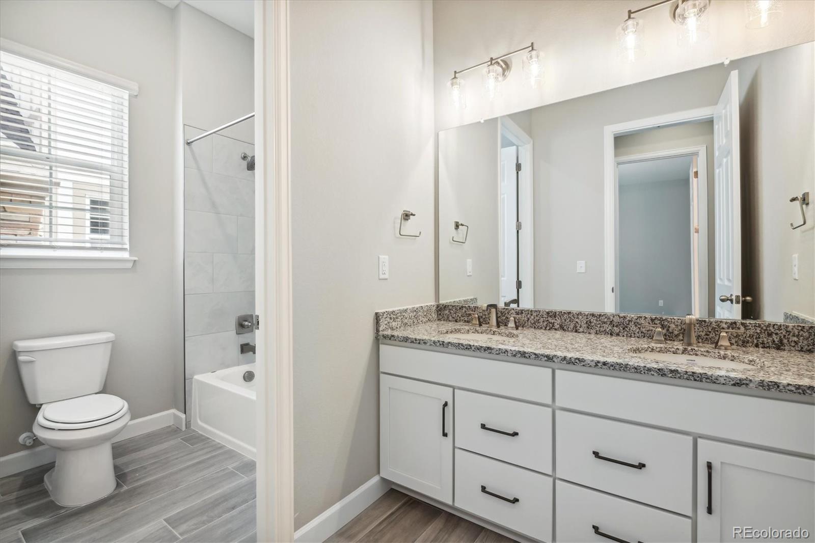 MLS Image #14 for 7062 s waterloo way,aurora, Colorado