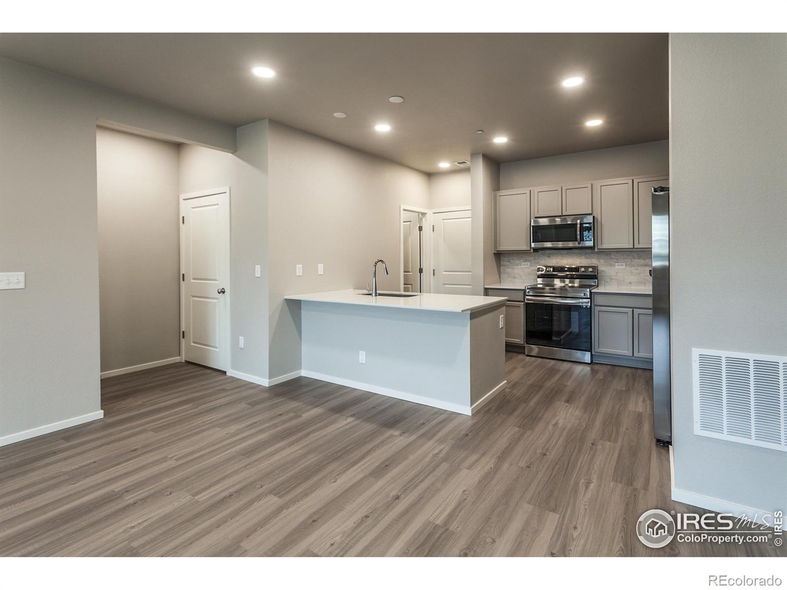 MLS Image #10 for 6721  4th st rd,greeley, Colorado