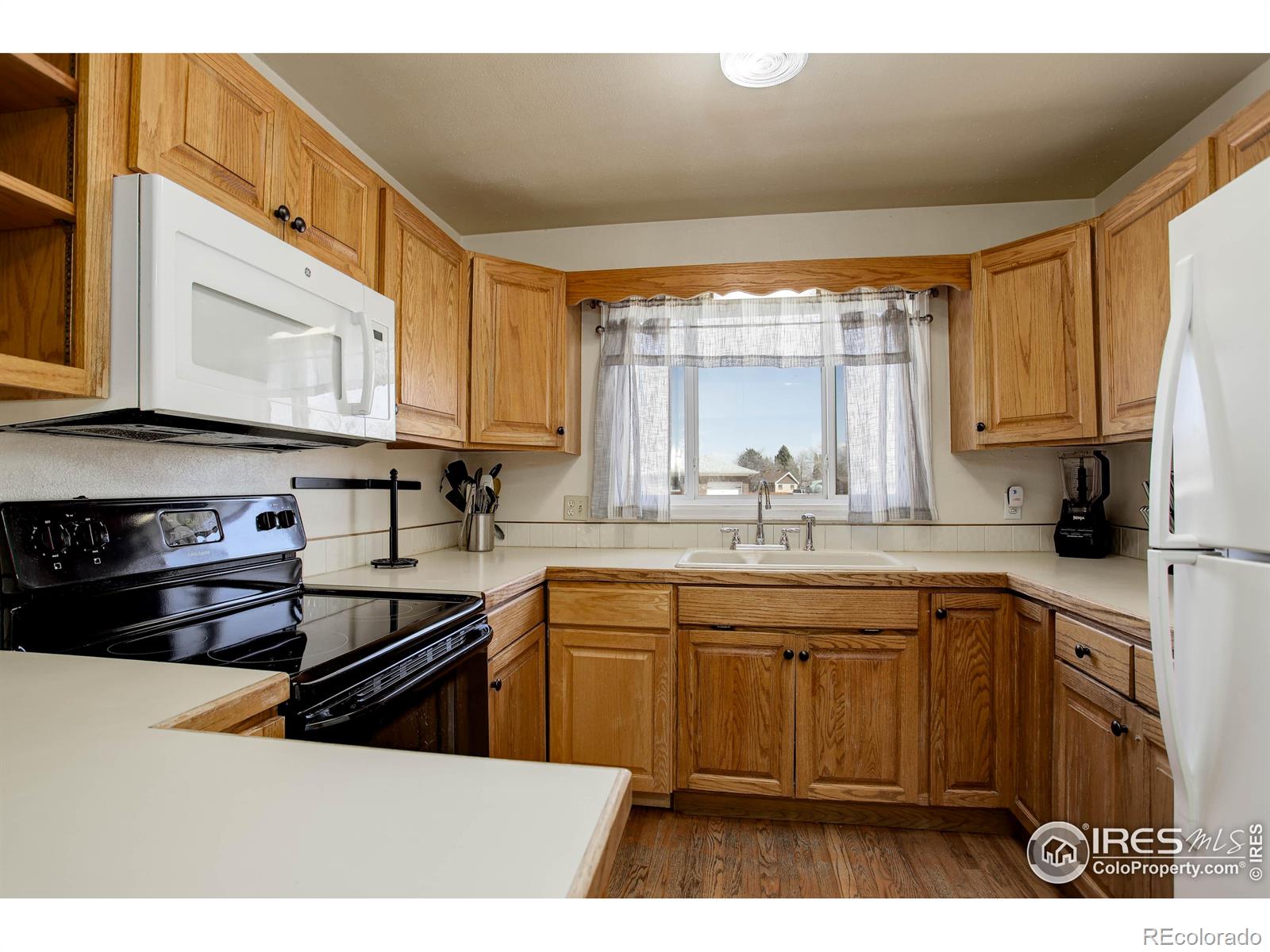 MLS Image #11 for 7351  alan drive,denver, Colorado