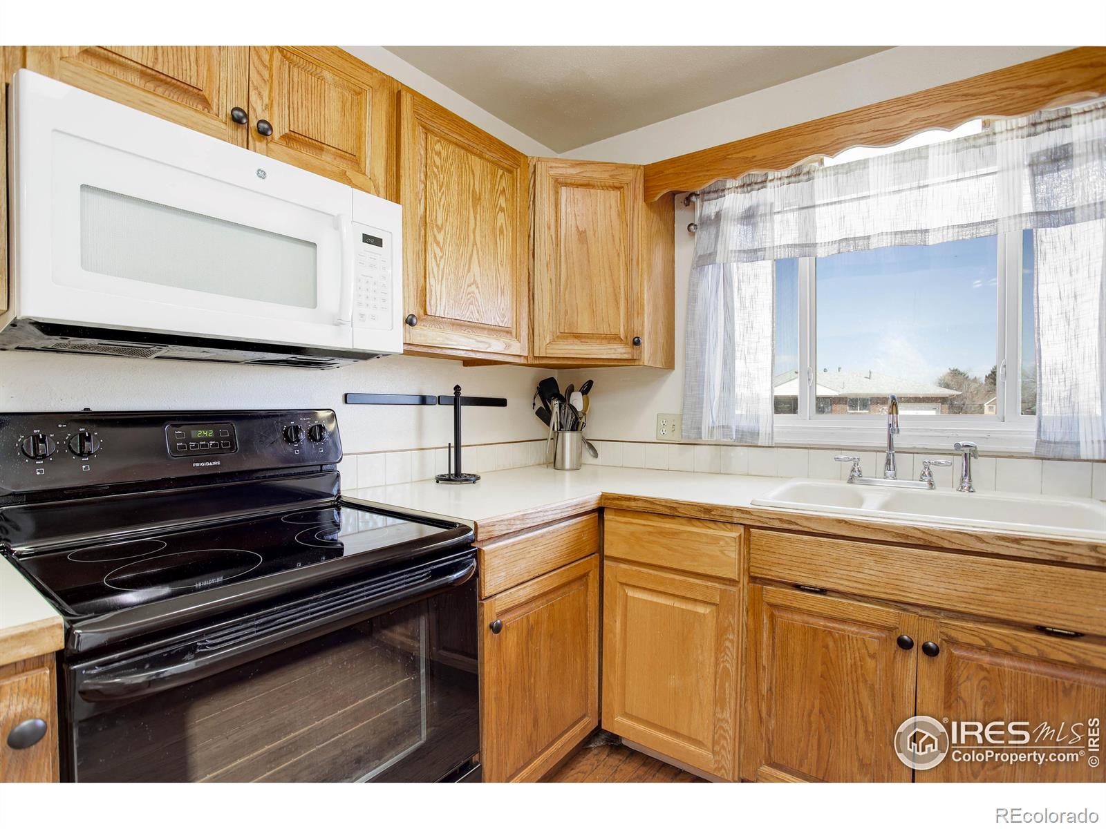 MLS Image #15 for 7351  alan drive,denver, Colorado