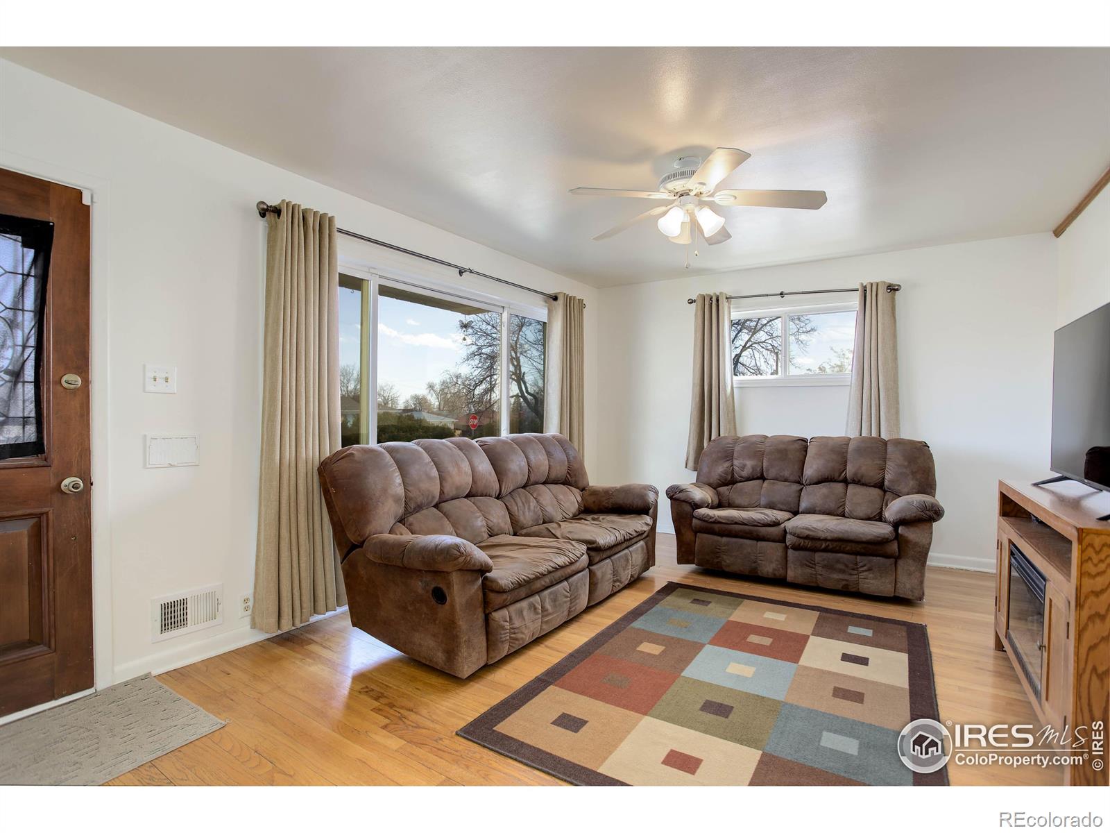 MLS Image #4 for 7351  alan drive,denver, Colorado