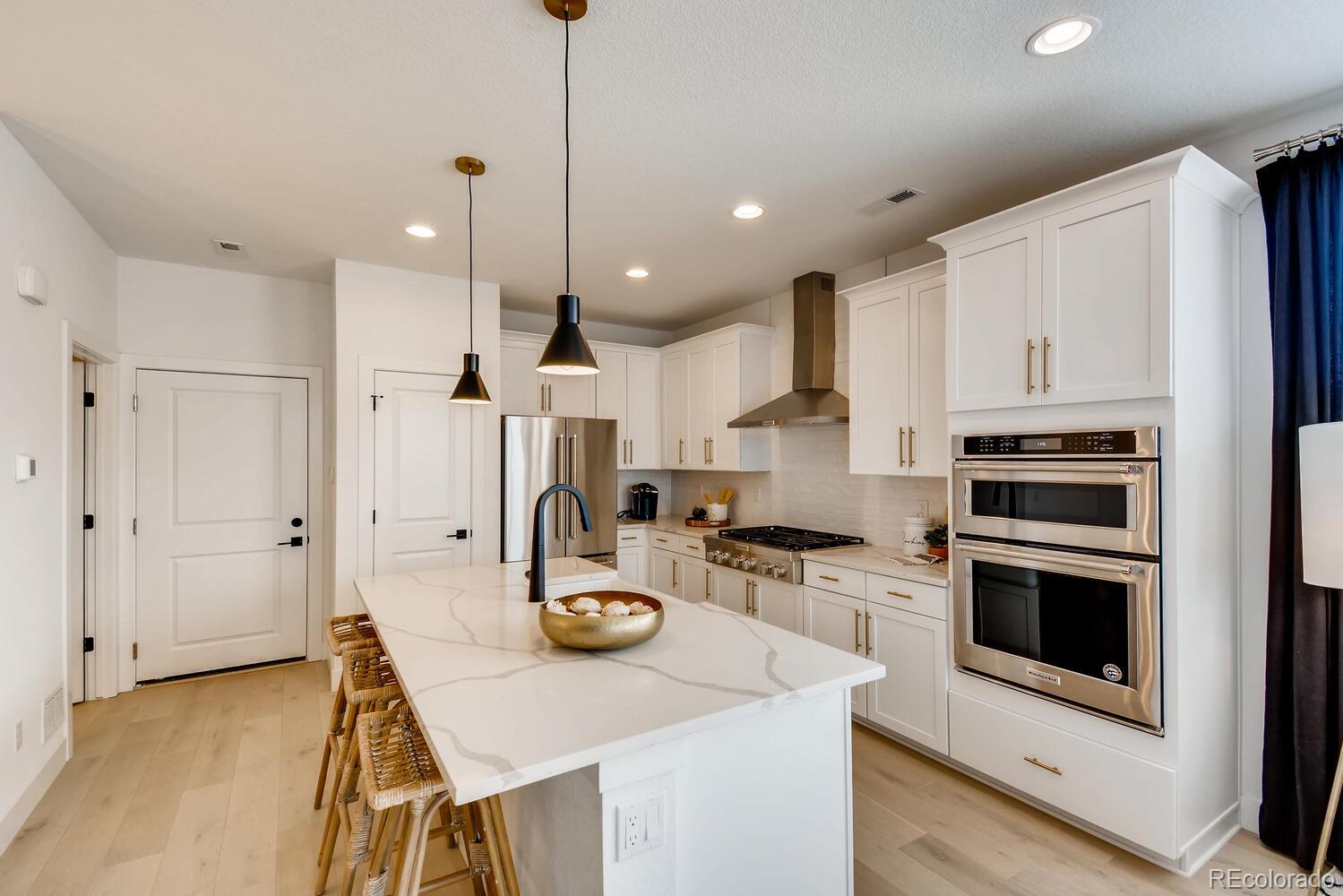 MLS Image #2 for 364 n geneva street,aurora, Colorado