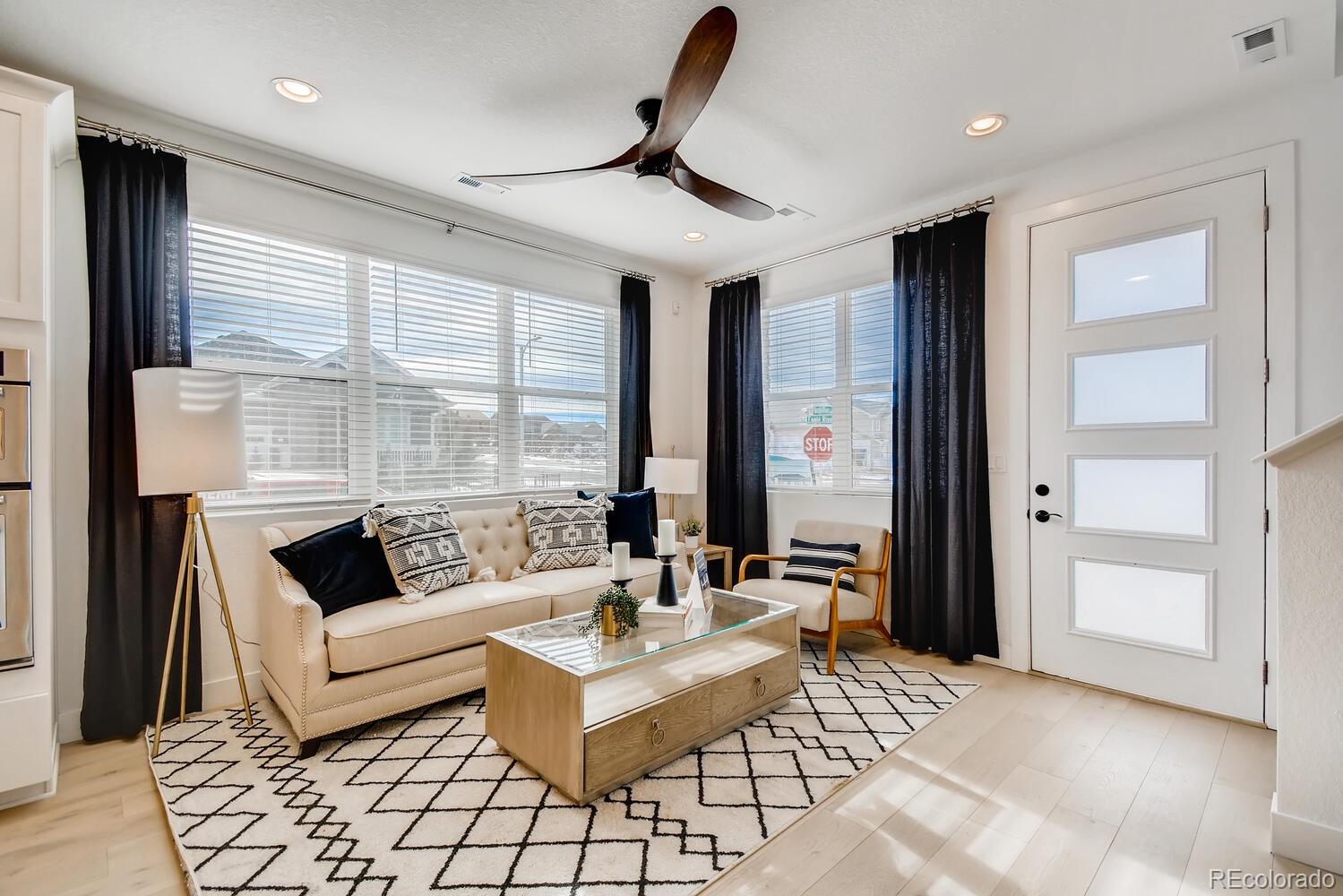 MLS Image #4 for 364 n geneva street,aurora, Colorado