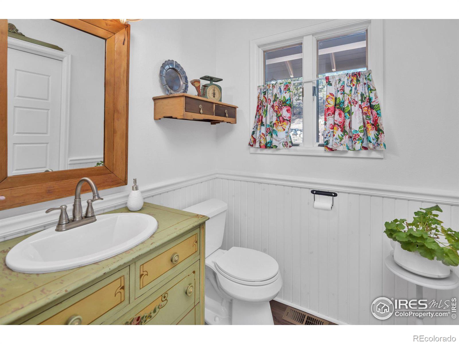 MLS Image #13 for 836  green mountain drive,loveland, Colorado