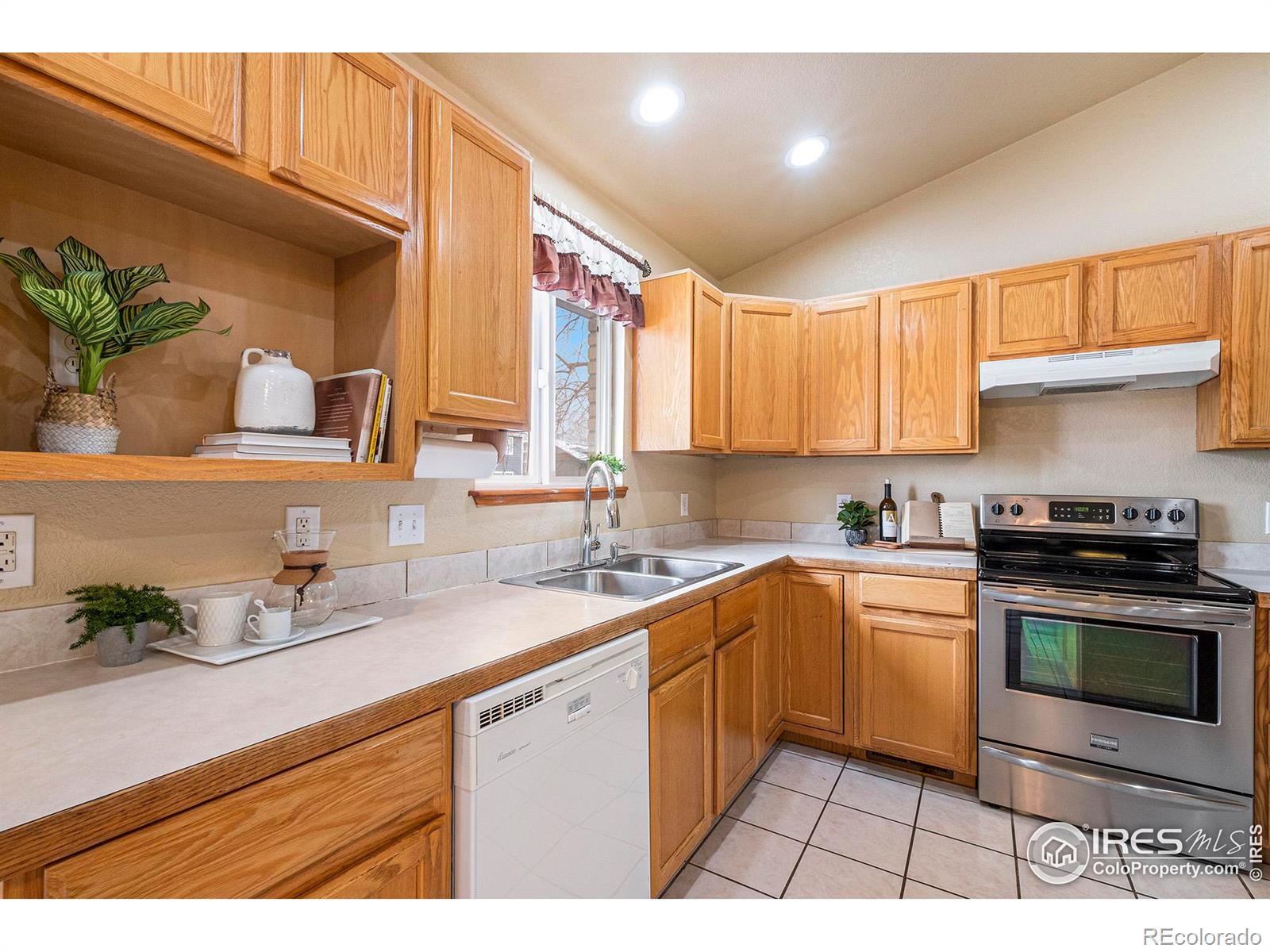 MLS Image #13 for 510  parkwood drive,windsor, Colorado