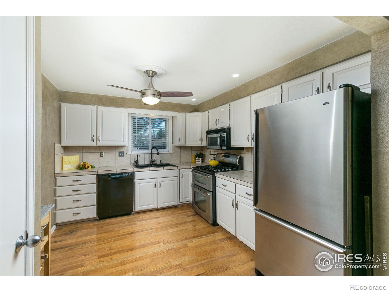 MLS Image #5 for 14  clark way,longmont, Colorado