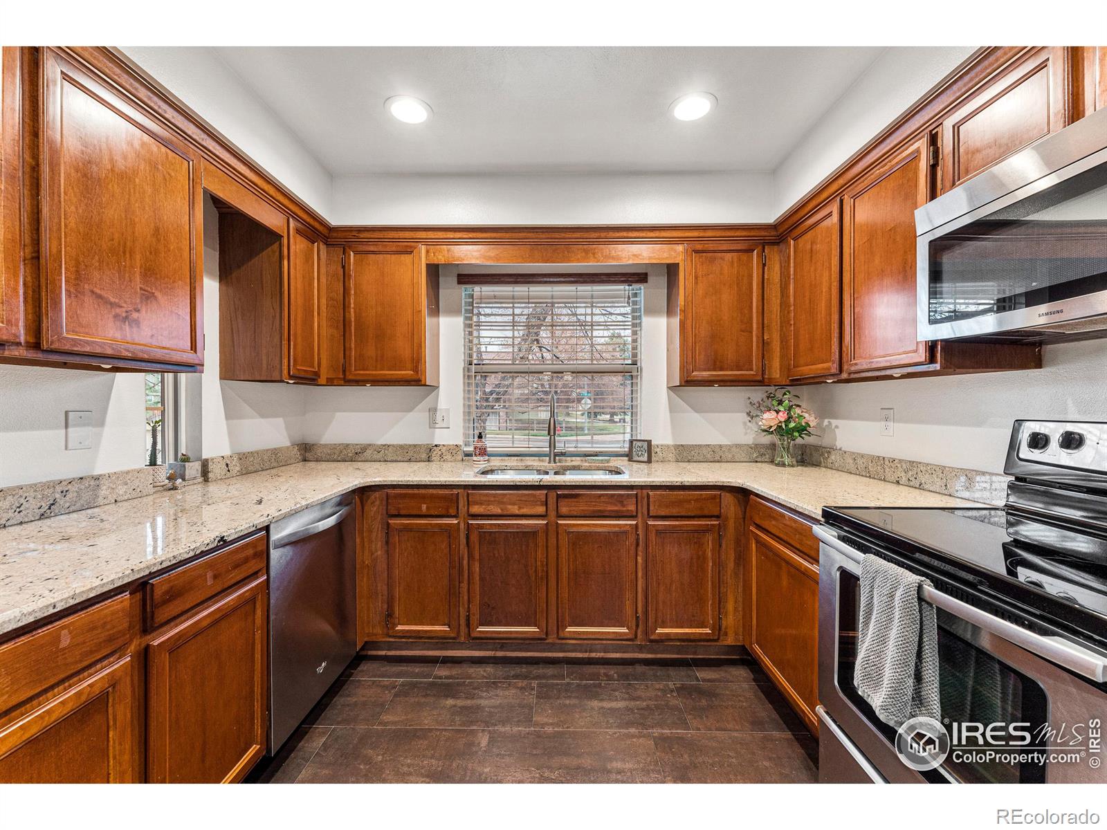 MLS Image #10 for 9998  grove street c,westminster, Colorado