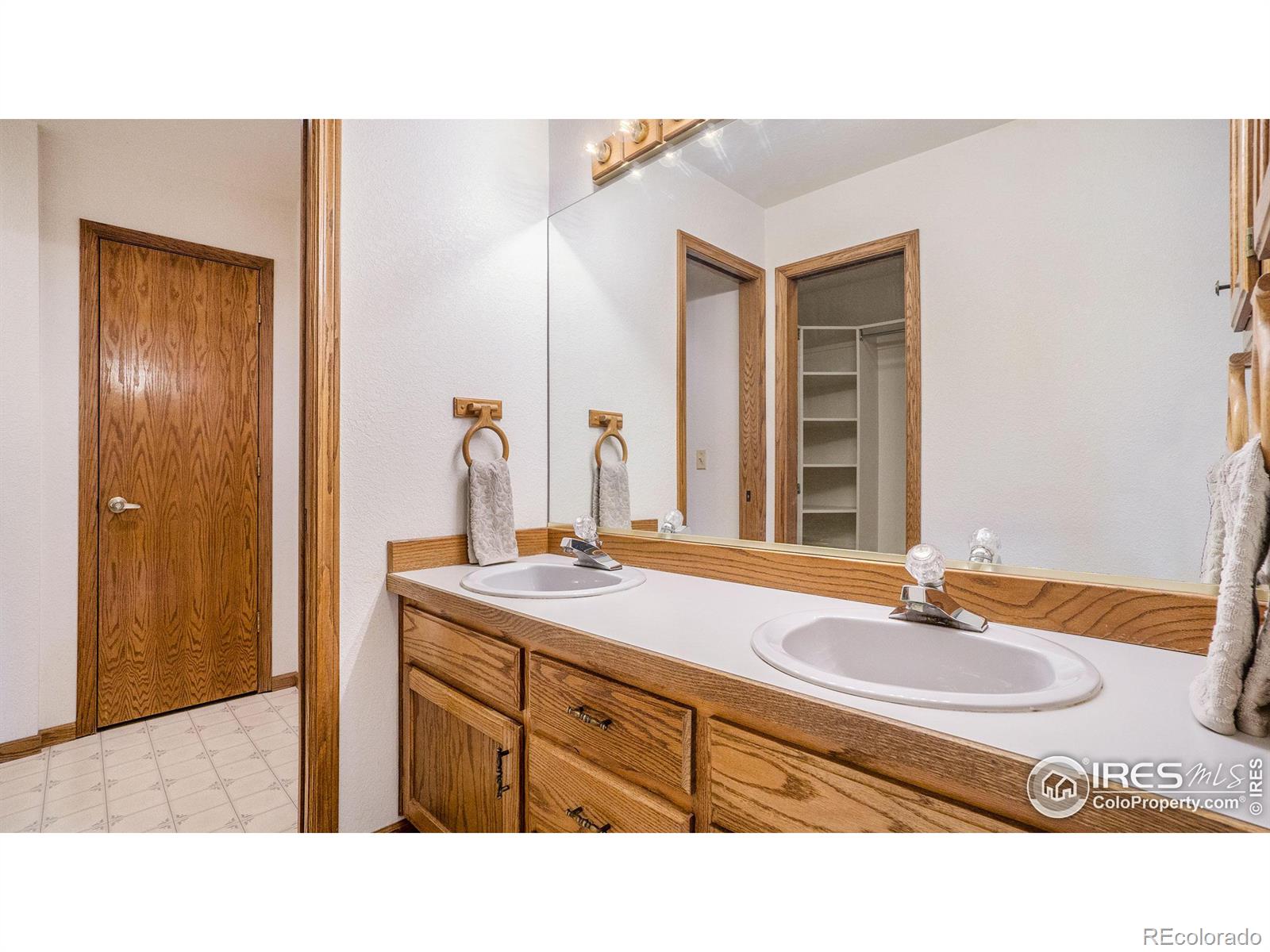 MLS Image #17 for 2010  46th avenue,greeley, Colorado