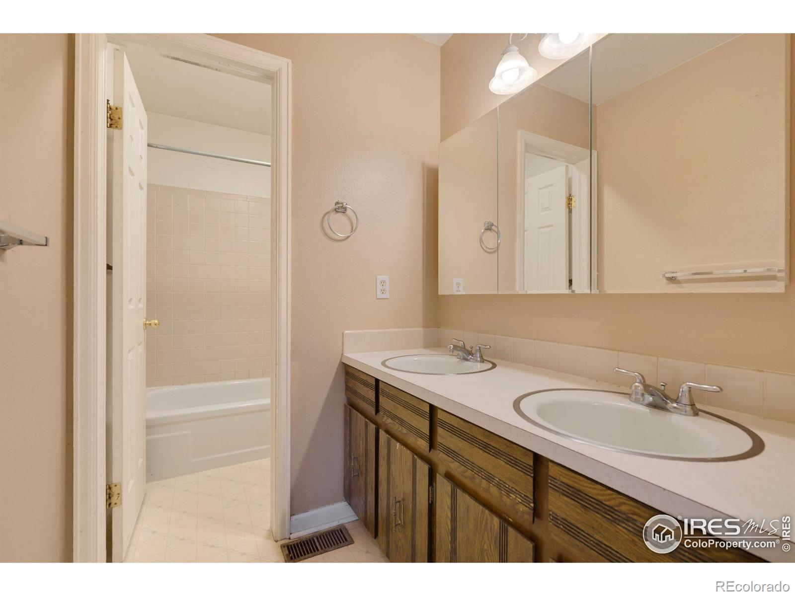 MLS Image #22 for 825  parkview drive,fort collins, Colorado