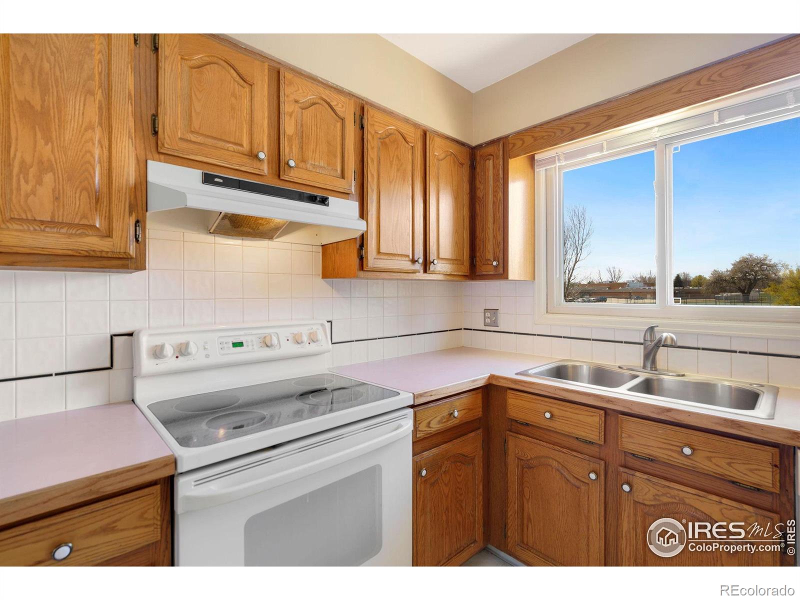 MLS Image #3 for 825  parkview drive,fort collins, Colorado