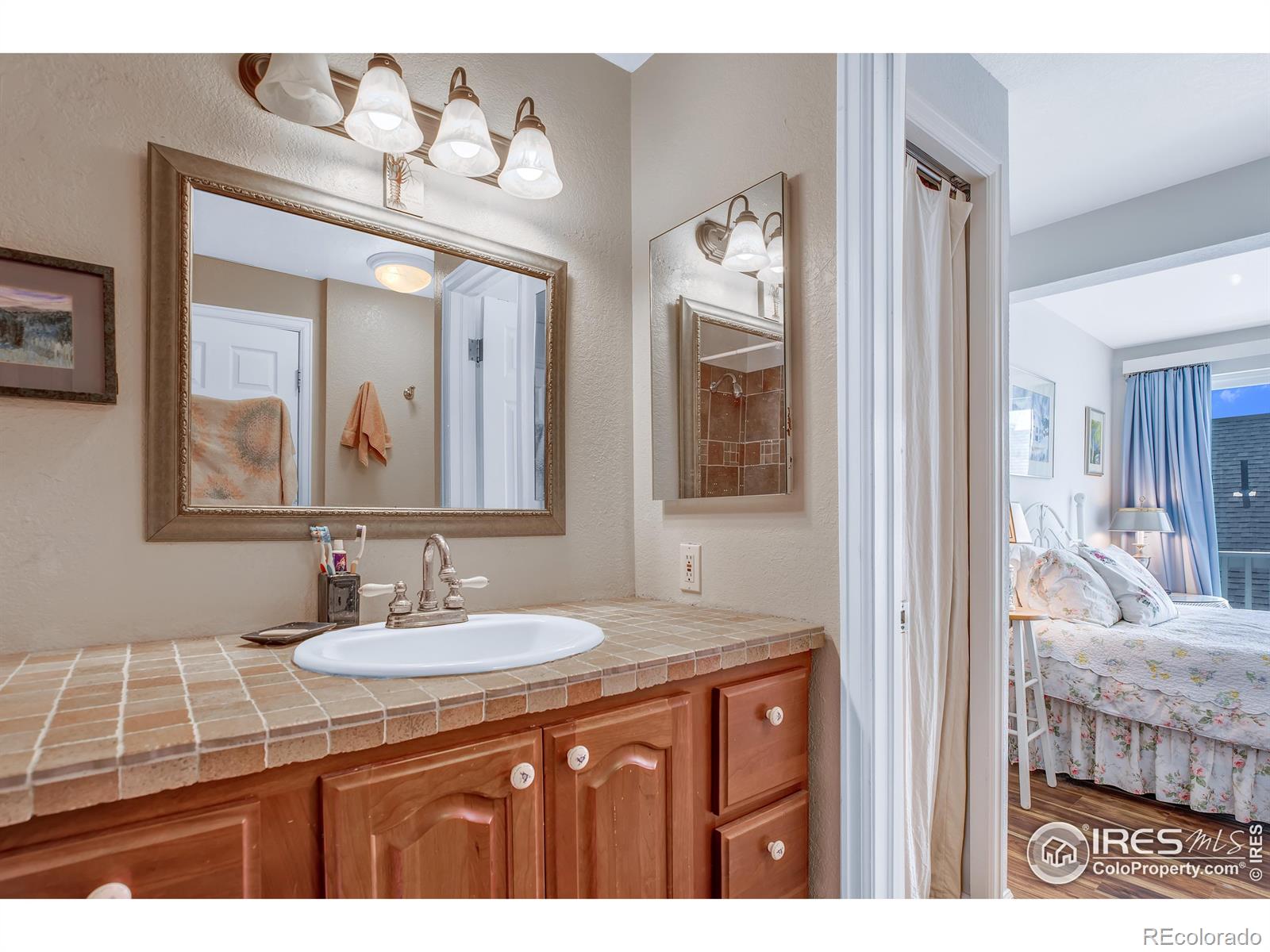 MLS Image #10 for 2201  pearl street,boulder, Colorado