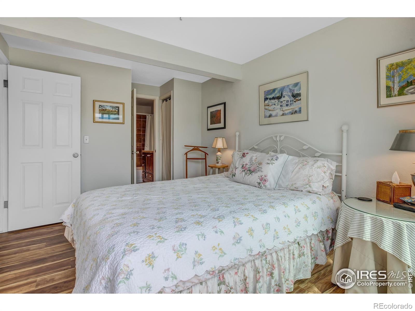 MLS Image #14 for 2201  pearl street,boulder, Colorado