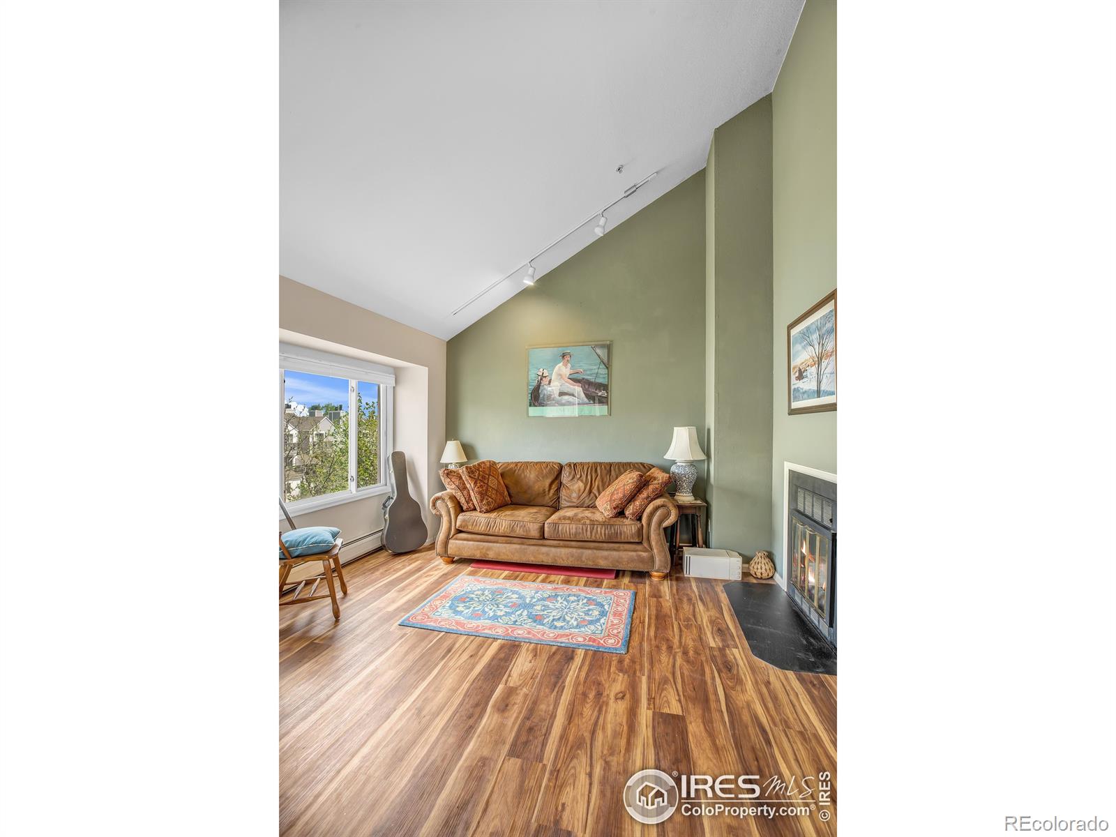 MLS Image #3 for 2201  pearl street,boulder, Colorado