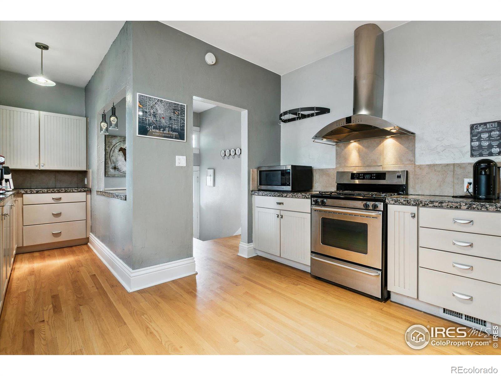 MLS Image #14 for 392 s clarkson street,denver, Colorado