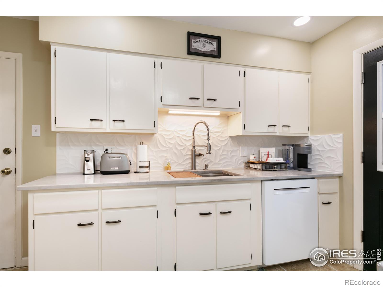 MLS Image #11 for 2691 s magnolia street,denver, Colorado