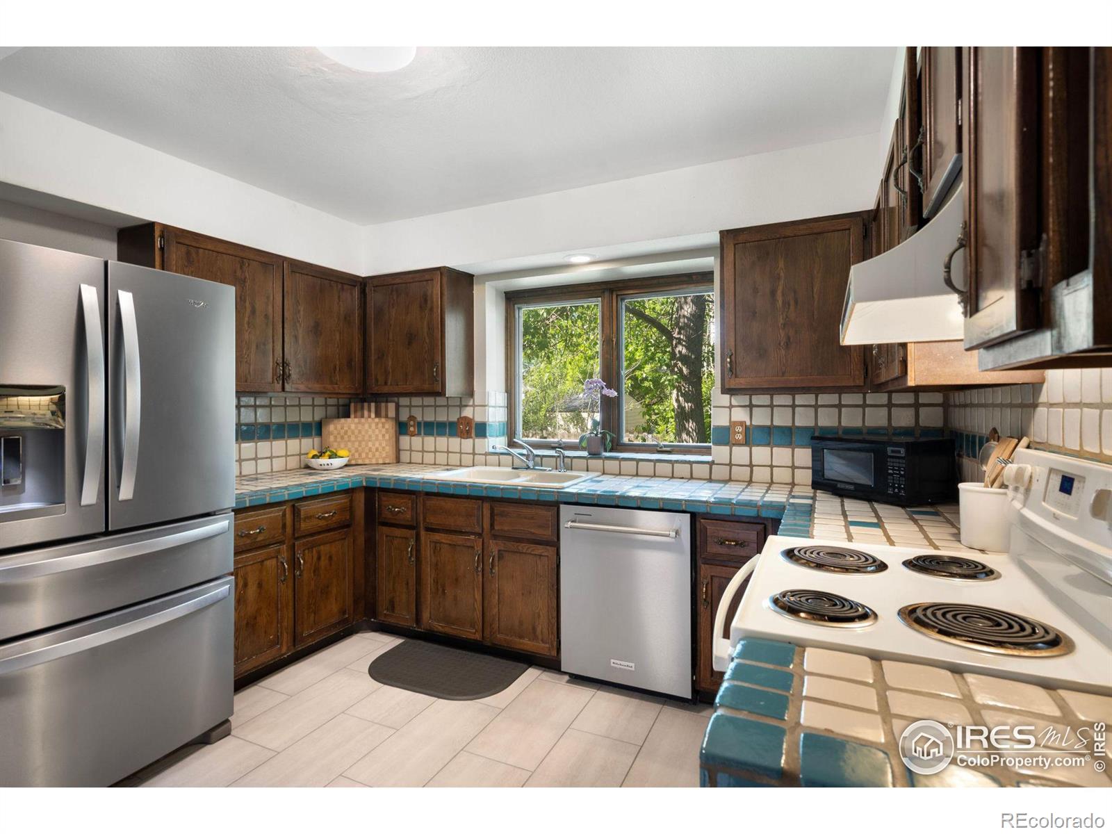 MLS Image #10 for 921 e ridgecrest road,fort collins, Colorado