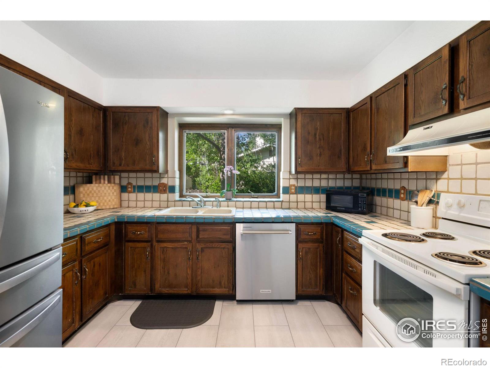 MLS Image #11 for 921 e ridgecrest road,fort collins, Colorado