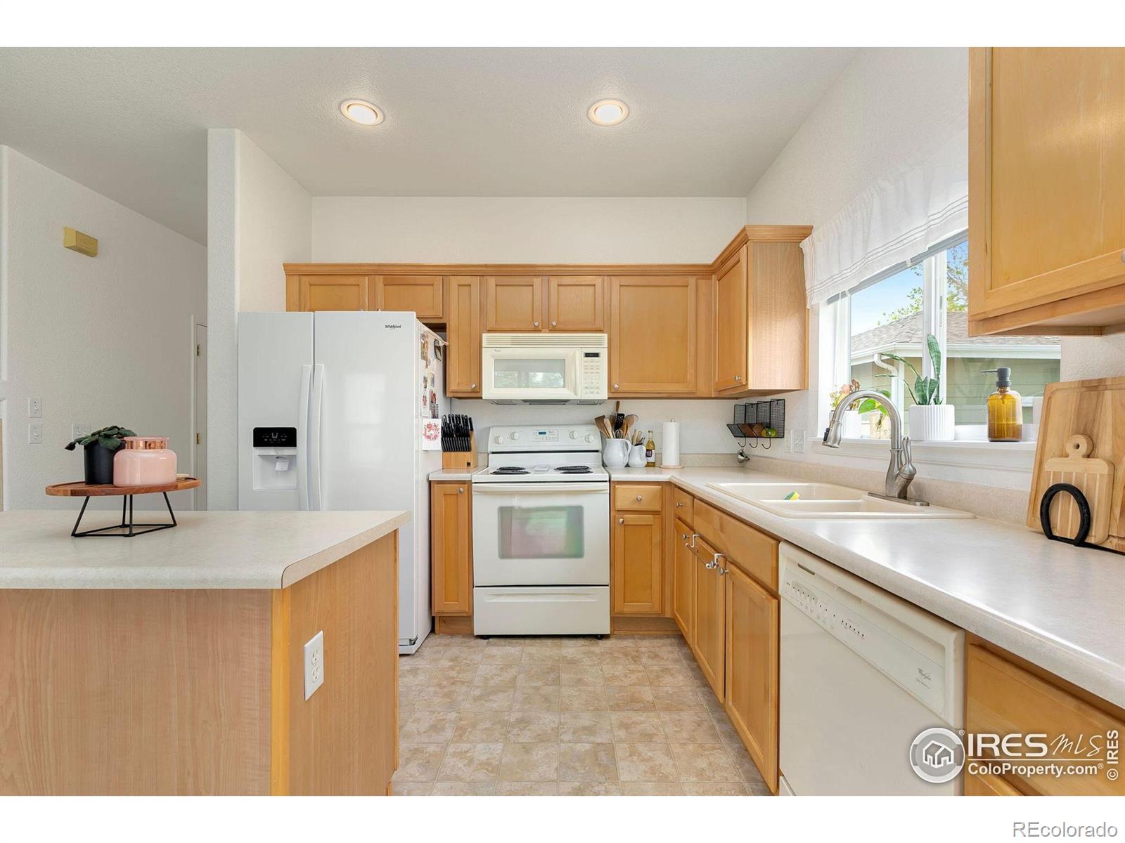 MLS Image #20 for 2814  outrigger way,fort collins, Colorado