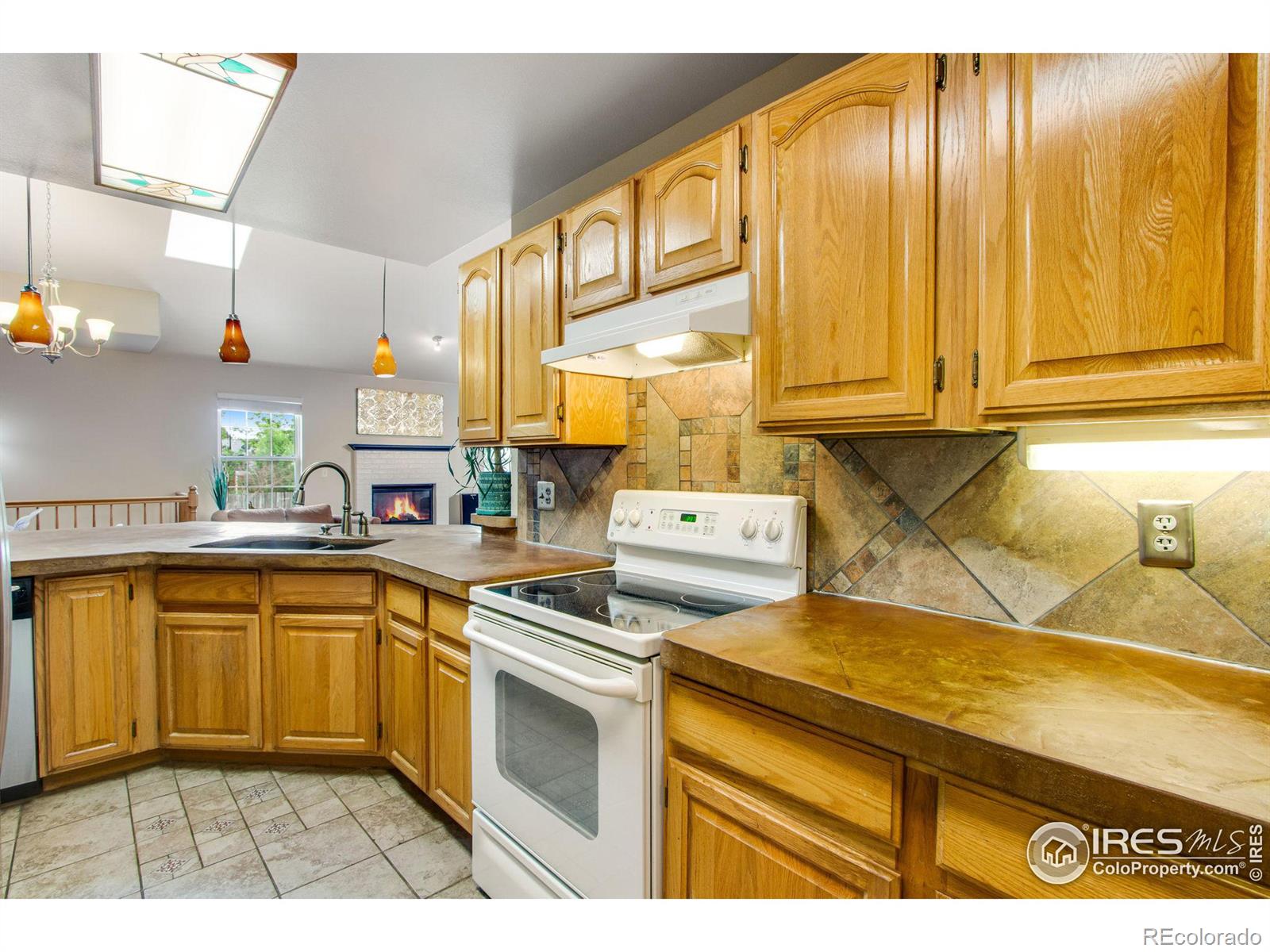 MLS Image #12 for 1401  redwood court,windsor, Colorado