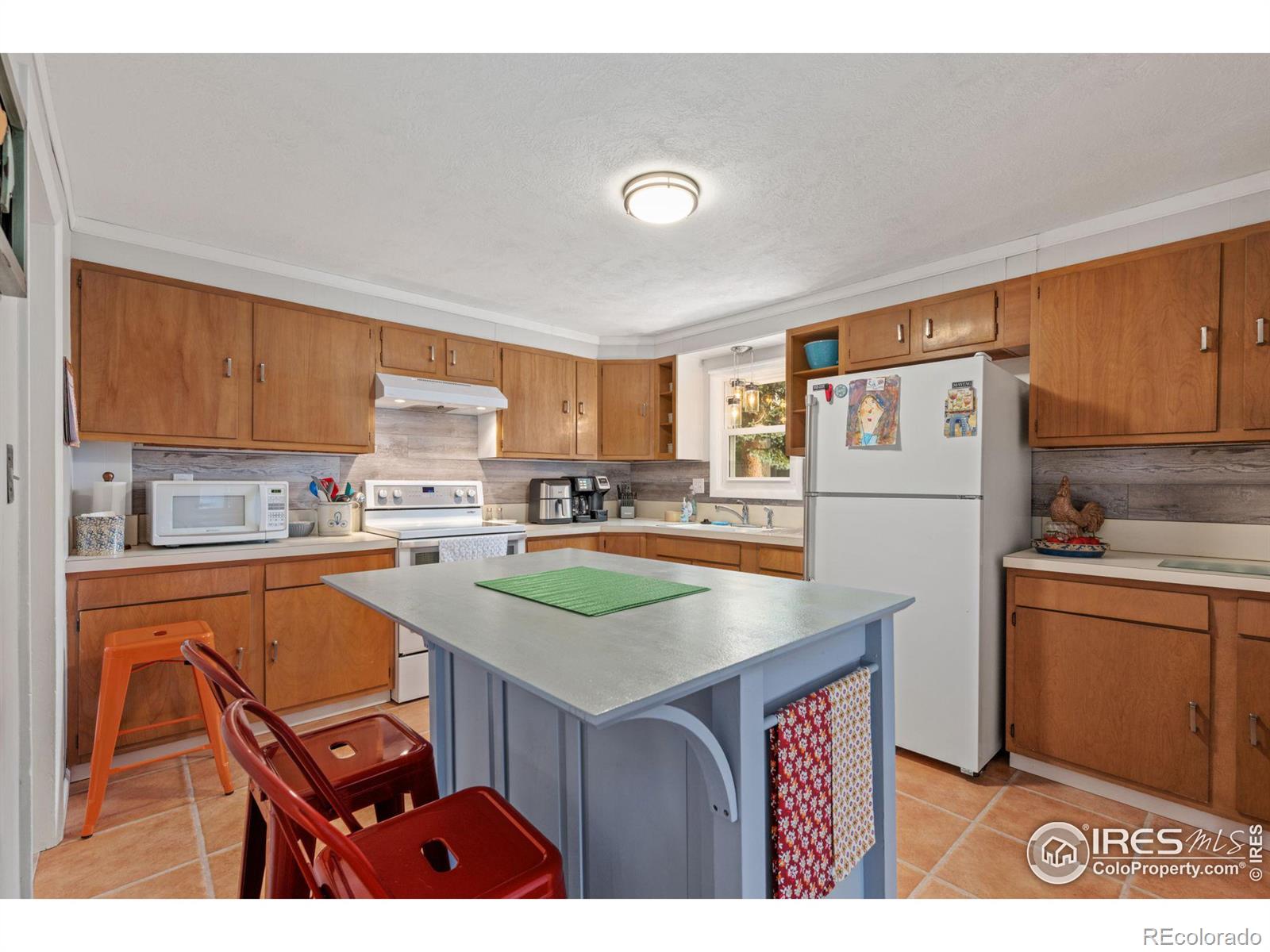 MLS Image #10 for 828  6th street,berthoud, Colorado