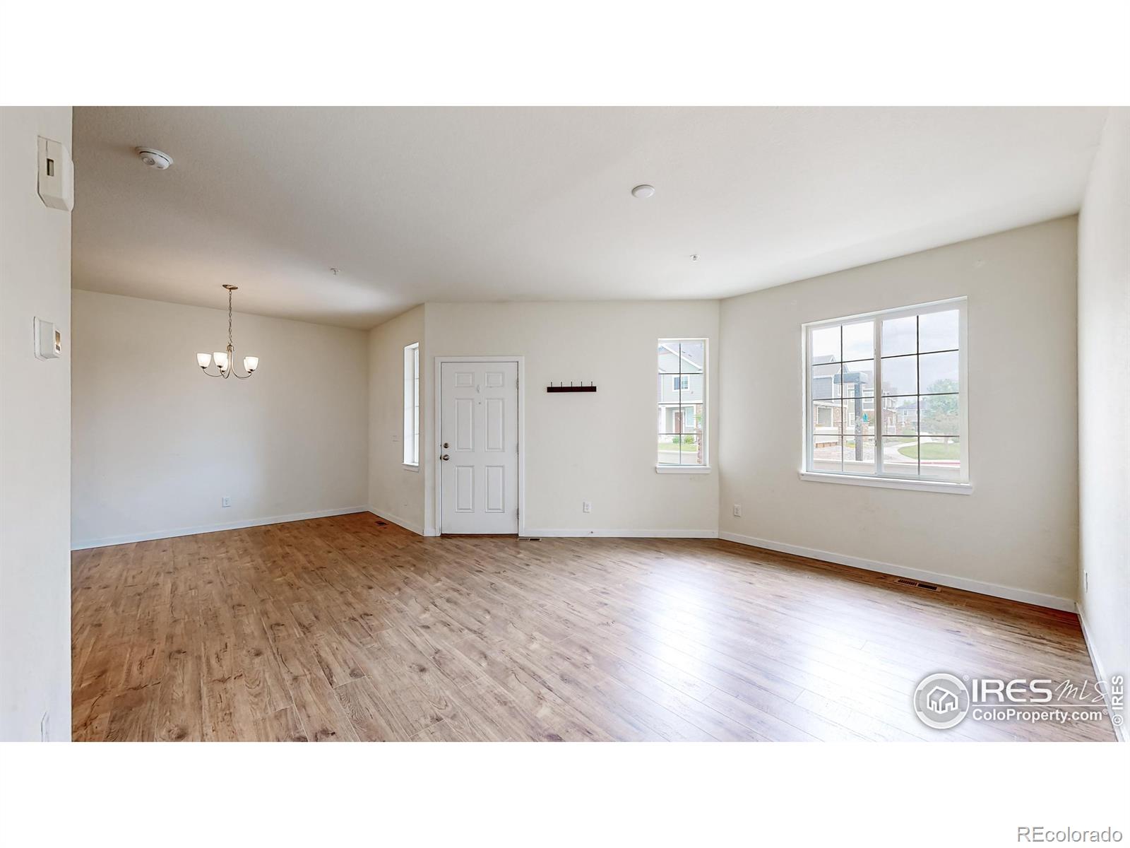 MLS Image #4 for 12876  jasmine street,thornton, Colorado