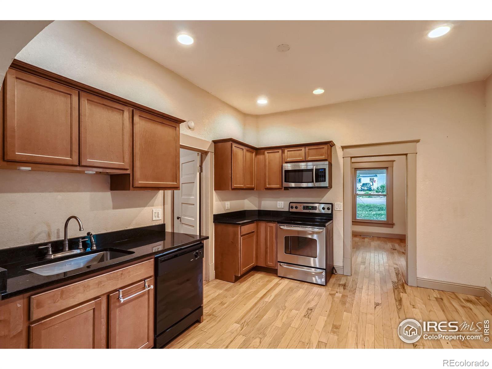 MLS Image #7 for 913  2nd avenue,longmont, Colorado