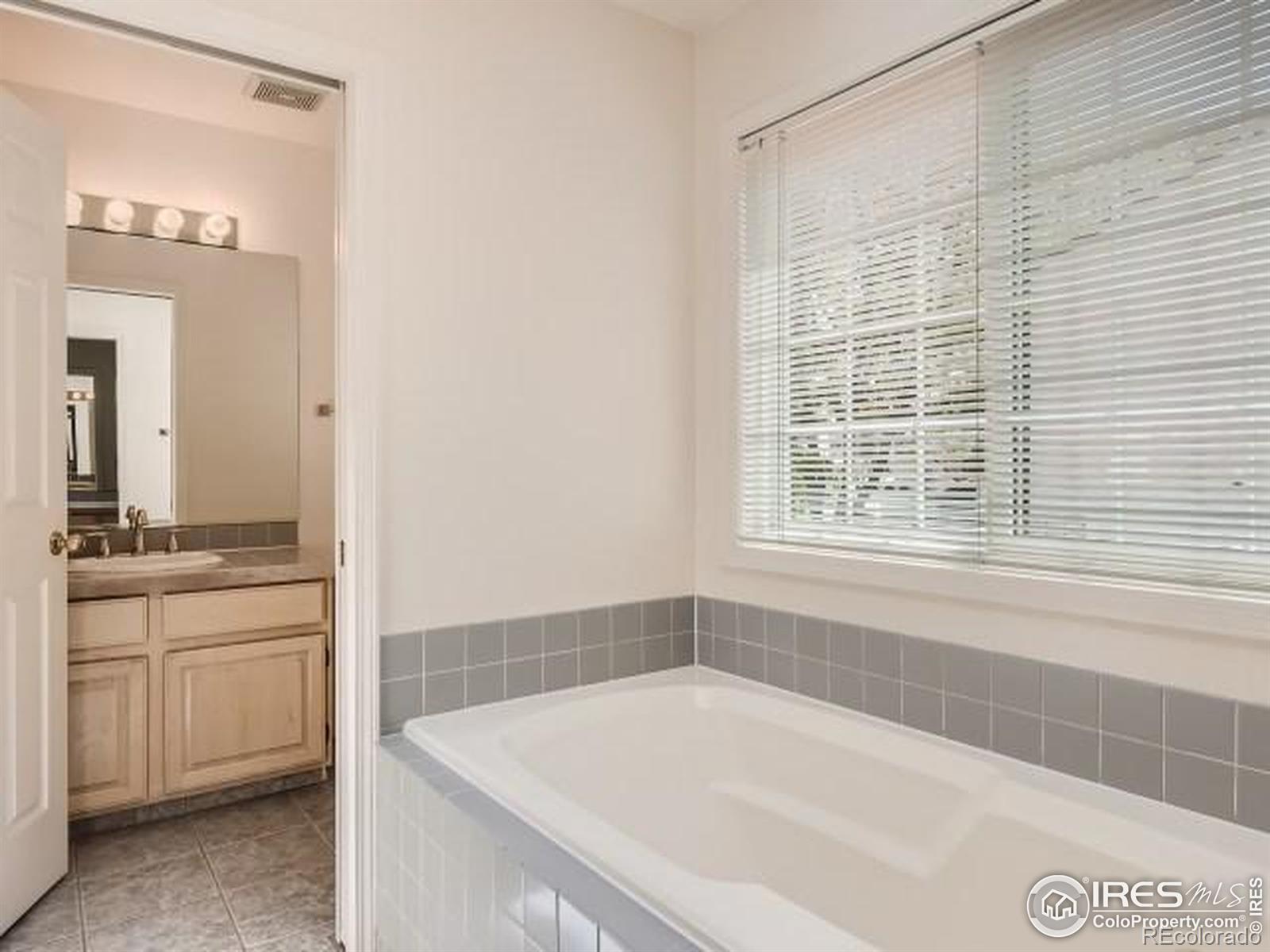 MLS Image #24 for 1510 s quebec way,denver, Colorado