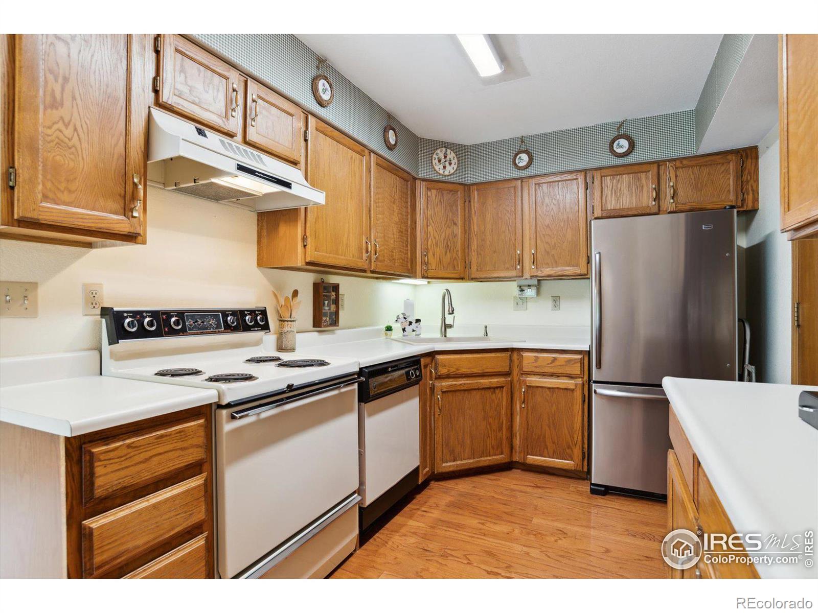MLS Image #2 for 9157 w cedar drive,lakewood, Colorado