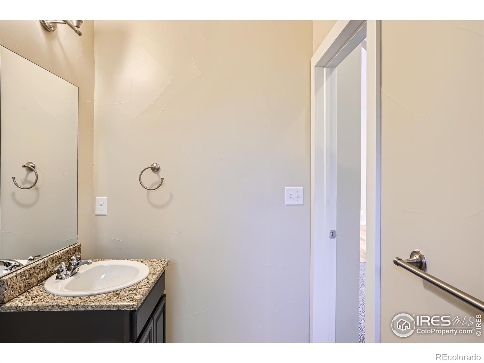 MLS Image #11 for 357 s ivy street,denver, Colorado