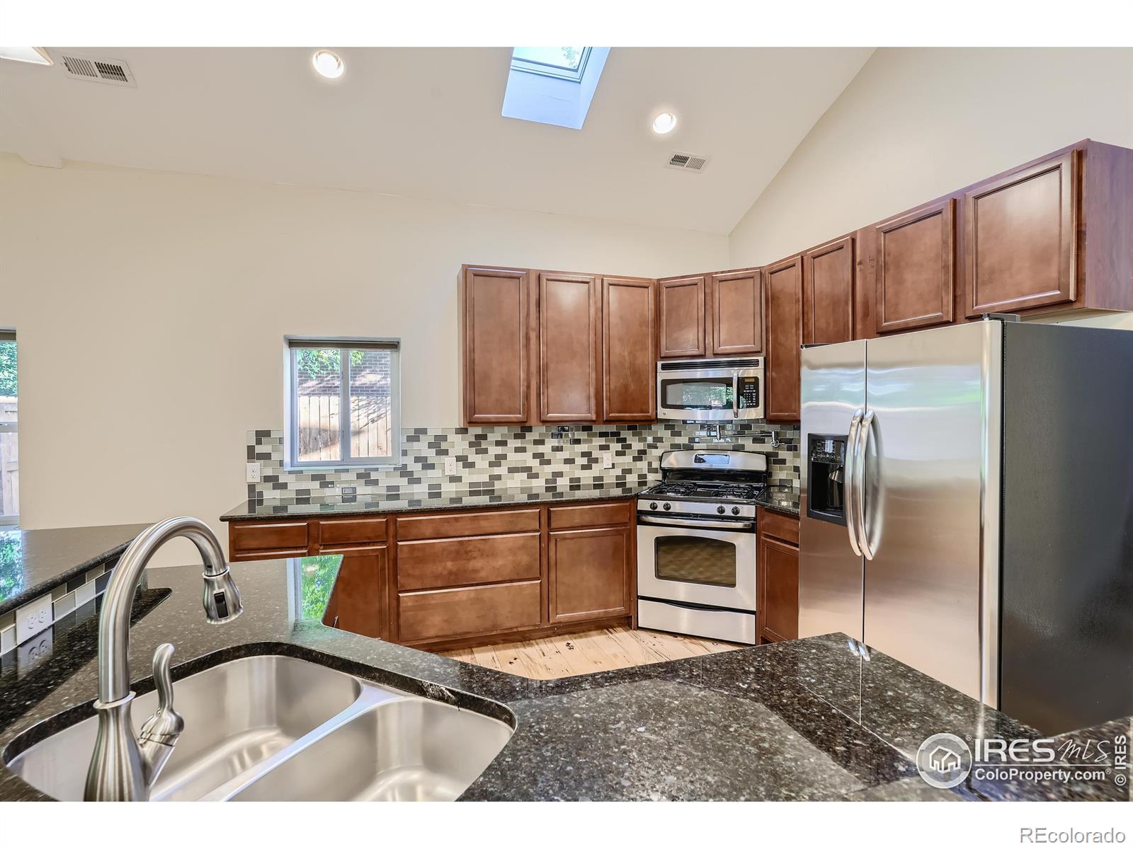 MLS Image #9 for 357 s ivy street,denver, Colorado