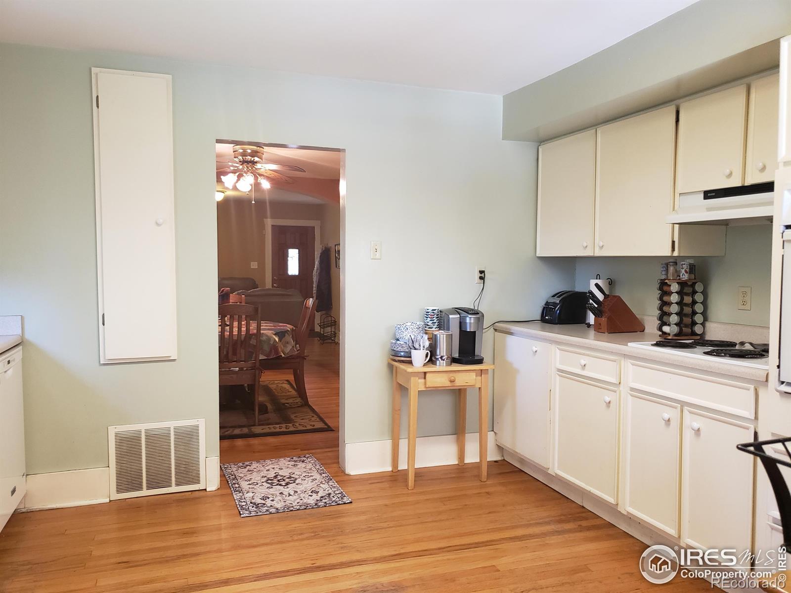 MLS Image #14 for 4424 s bannock street,englewood, Colorado