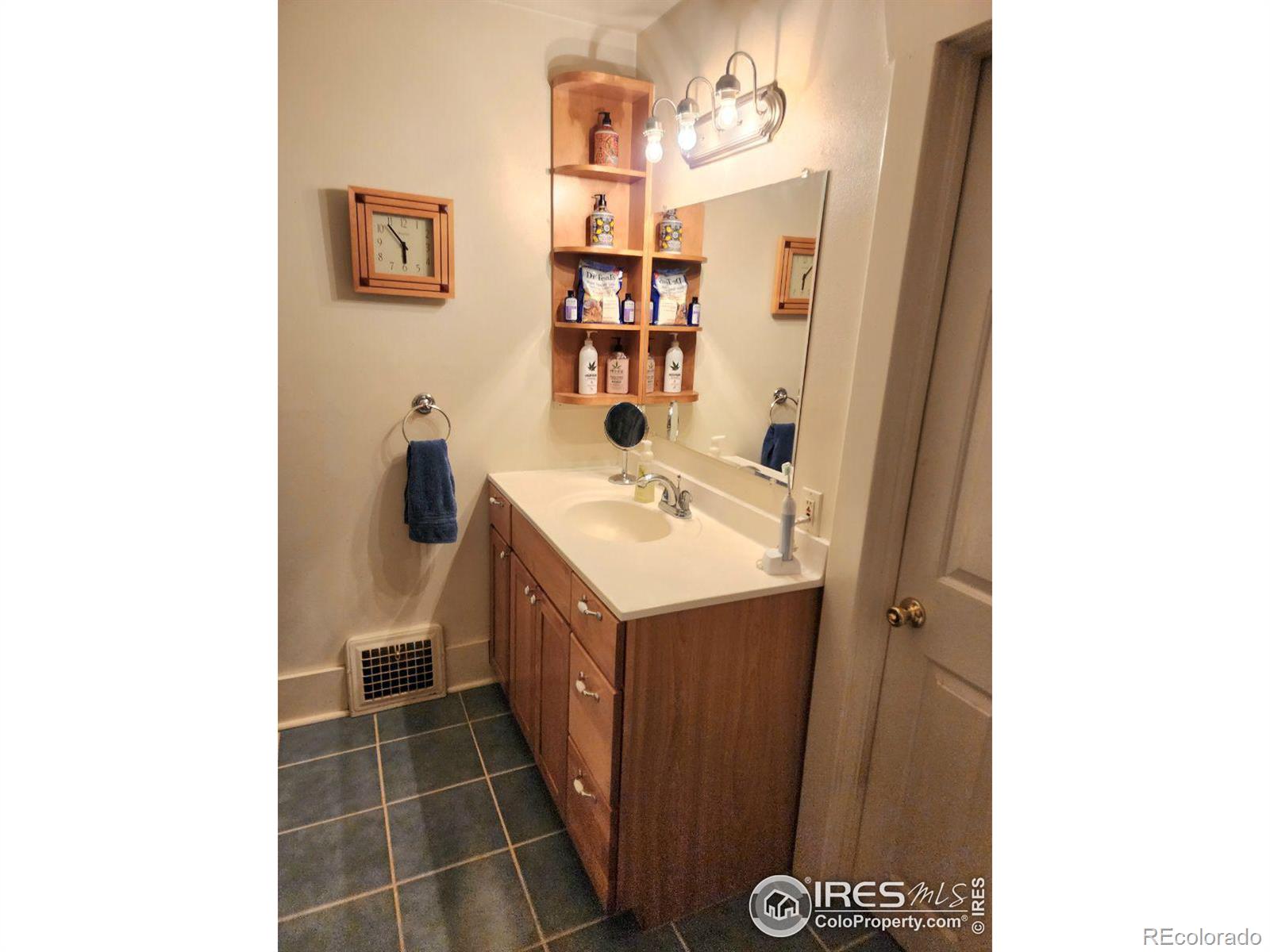 MLS Image #27 for 4424 s bannock street,englewood, Colorado