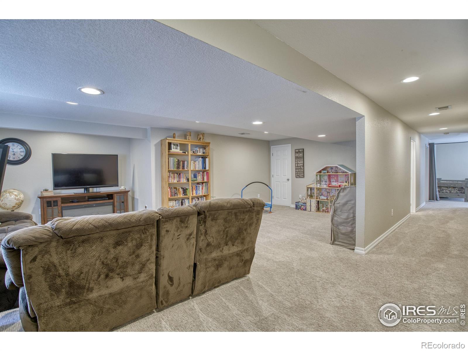 MLS Image #19 for 534  sherwood court,windsor, Colorado