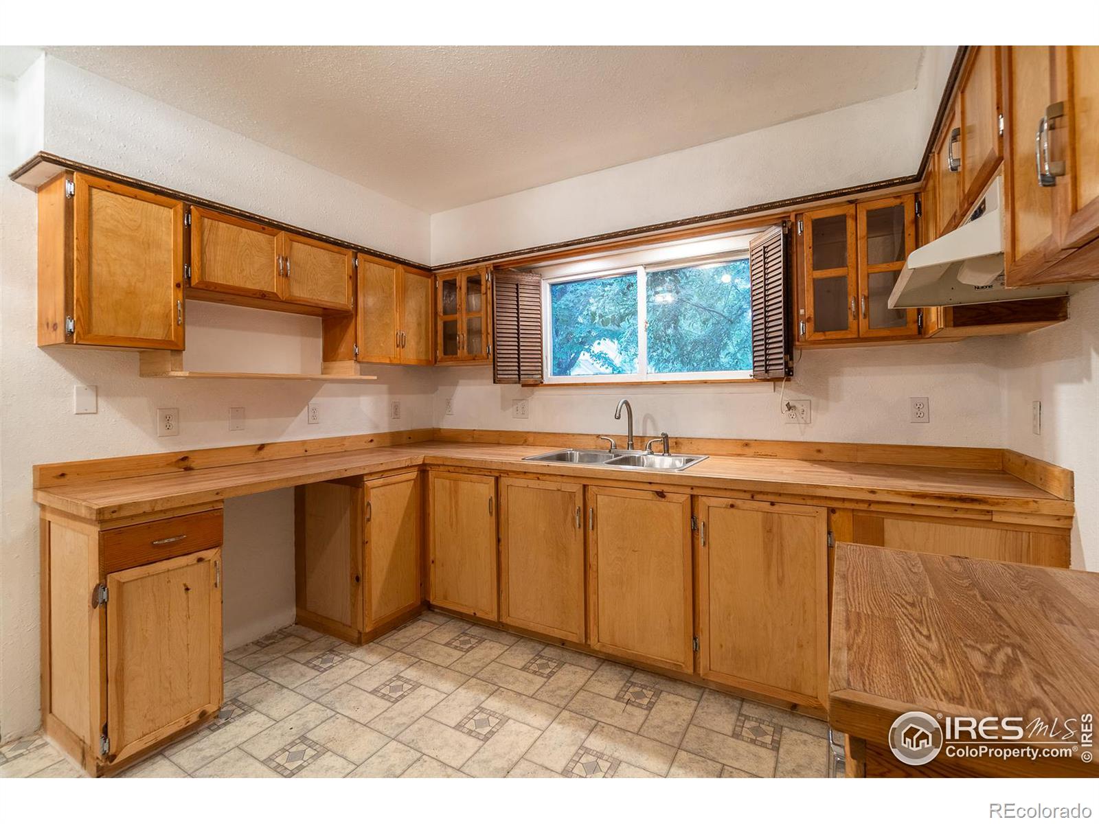 MLS Image #5 for 532 e 11th street,loveland, Colorado