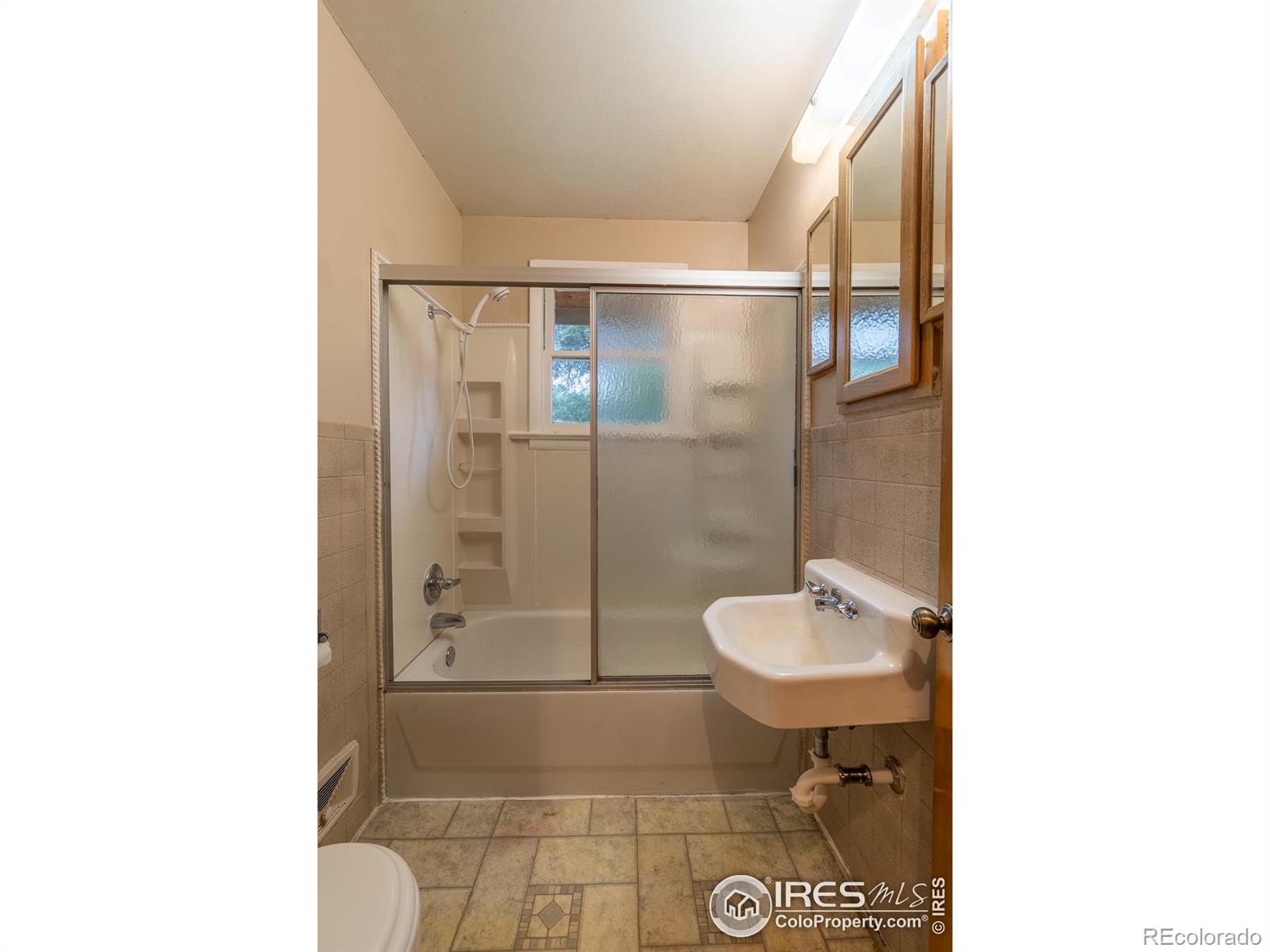 MLS Image #9 for 532 e 11th street,loveland, Colorado